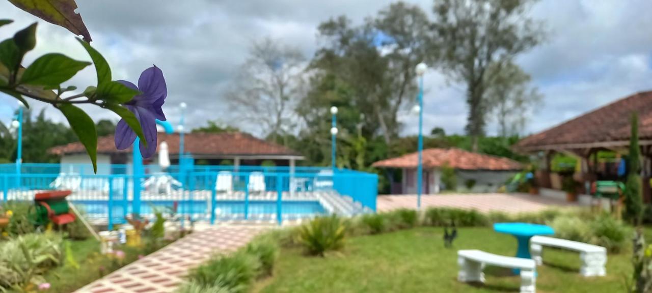 Finca Hotel Villa Del Sol Pueblo Tapao Exterior photo